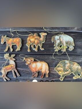 1978 MERRIMACK DRESDEN PUBL. CORP. GOLD STAMPED DRESDEN STYLE ANIMAL ORNAMENTS